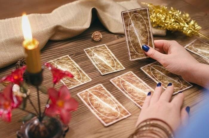 Tirage des cartes du tarot tzigane